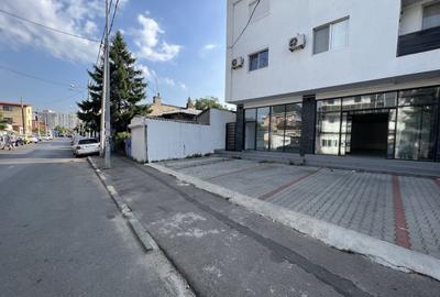 Spatiu comercial mare - Crangasi (aproape de piata, metrou) - 18