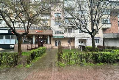 Apartament cu 2 camere semidecomandat în Casa Cărții