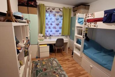 Apartament cu 3 camere decomandat în Galata