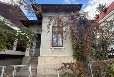Casă cu 6 camere în Copou