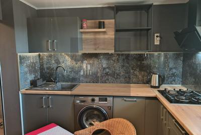 Apartament cu 2 camere decomandat în Apărătorii Patriei