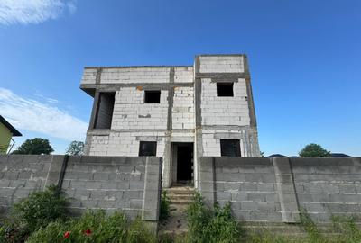 Casă individuală cu 6 camere în Exterior Sud