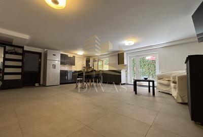 Apartament cu 3 camere semidecomandat, mobilat în Câmpului