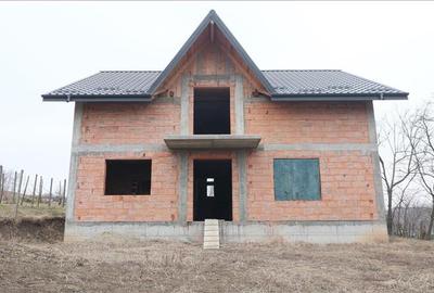 Casa cu 8 camere, 900 mp teren, la rosu in Rediu - 4
