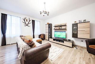 Apartament cu 3 camere semidecomandat în Central