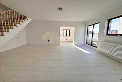 Duplex cu 4 camere în Strejnicu