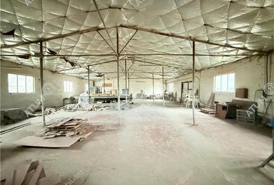 Spațiu industrial, de 1,980 mp, în Central