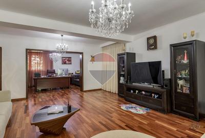 Vilă renovată P+1+M  | Foișor vitrat, grădină și jacuzzi - 5