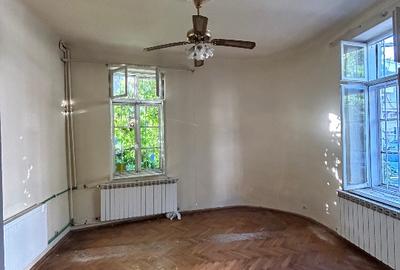 Casă individuală cu 4 camere în Dorobanți
