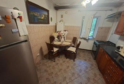 Apartament cu 2 camere decomandat, zona Targu Cucu - 8