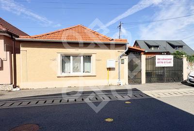 Proprietate cu 2 case de vanzare in cartier Nufarul, Oradea - 1
