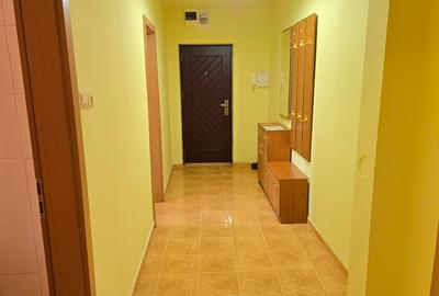 Vand apartament 2 camere decomandat in Deva, situat pe  Bld. Balcescu, etaj 2, - 7