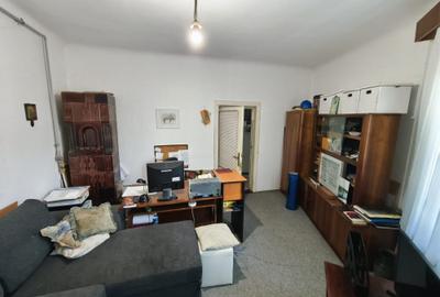 ROANDY - Casa solida, cu o serie de imbunatatiri-Central-Halele Centrale - 5