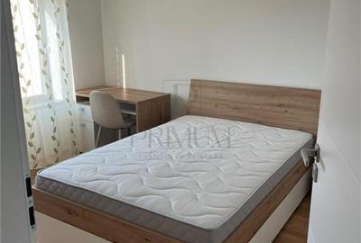 Apartament cu 3 camere semidecomandat în Fratelia