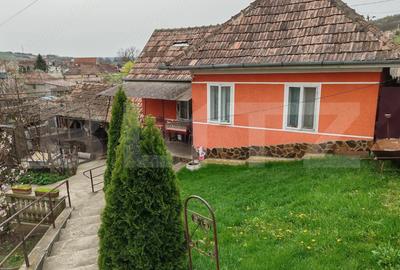 Casă individuală cu 4 camere în Luduș
