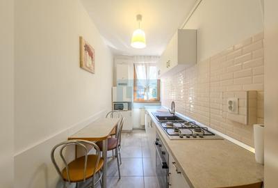 Apartament cu 3 camere decomandat, mobilat în Horea