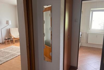 Garsoniera spatioasa, decomandata, acces rapid metrou si tramvai 41 - 2