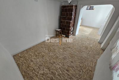 Casă individuală 2 camere + anexă in construcție - 250 mp teren - Bârlad - 2