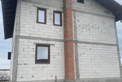 Casă individuală cu 5 camere în Bosanci