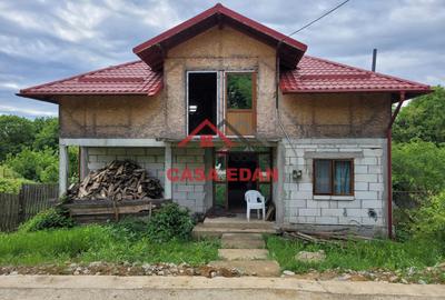 Casă individuală cu 7 camere în Câmpina
