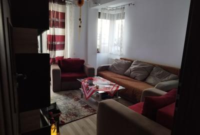 Apartament cu 3 camere decomandat în Drumul Taberei