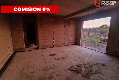Apartament cu 4 camere decomandat în Plopi
