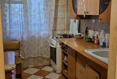 3 camere Fizicienilor decomandat, et. 3, an 1984, 69 mp - 2