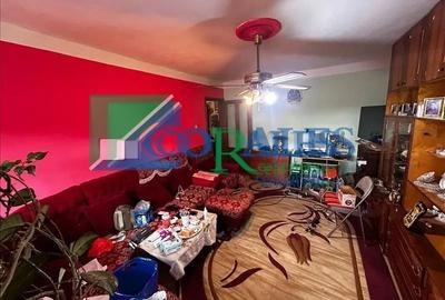 Apartament cu 3 camere decomandat în Steaua