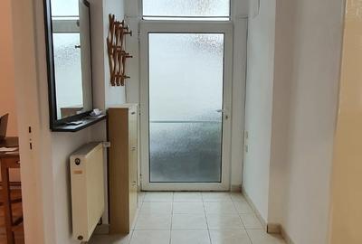 Inchiriez apartament de 2 camere, la casa situat in Piata Cluj ,la parter,60mp - 5