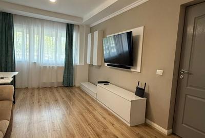 Apartament cu 3 camere în Tei