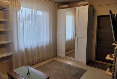 Apartament cu 3 camere semidecomandat, mobilat în Bucureștii Noi