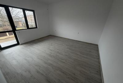Duplex cu 3 camere în Central