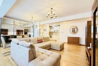 Apartament cu 3 camere semidecomandat, mobilat în Arcul de Triumf