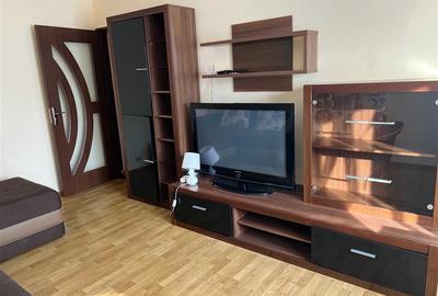 Apartament cu 2 camere decomandat în Nicolina
