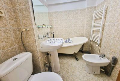 Închiriere apartament 3 camere , Targu Jiu, Str 23 August - 11