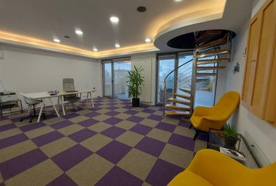 Apartament cu 5 camere semidecomandat, mobilat în P-ța Victoriei