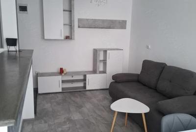 Apartament 2 camere / zona vivo/ loc de parcare/central proprie - 1