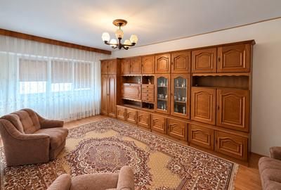Apartament cu 3 camere decomandat, mobilat în Cug