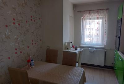Apartament 4 camere | decomandat | etaj 3 din 4 | Plopilor - 2