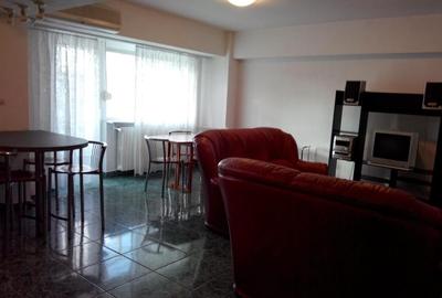 Apartament cu 3 camere decomandat, mobilat în Unirii