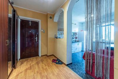 Apartament cu 3 camere în Berceni