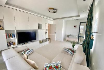 Penthouse cu 2 camere decomandat în Bucium