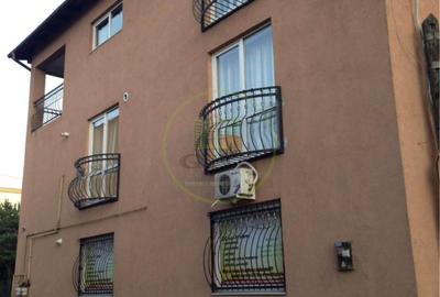 Casă individuală cu 15 camere în Centrul Civic
