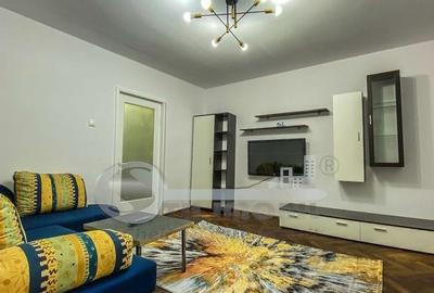 Apartament cu 3 camere decomandat în Arcu