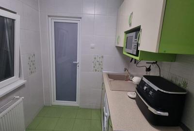 Apartament cu 2 camere decomandat, mobilat în Universitate