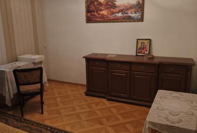 Apartament 3 camere- Zona Sud - etaj 2 - 54 mp - 2