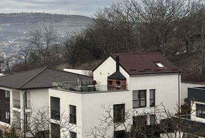 Apartament cu 3 camere, mobilat în Gruia