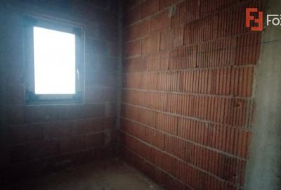 Duplex 5 camere, Becicherecu Mic - Garaj, terasa, Interior la Rosu - 18