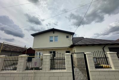 Casă cu 6 camere în Palazu Mare