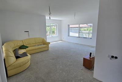 Casa individuala, 130 mp, Garaj, teren 380 mp, zona Dezmir - 3